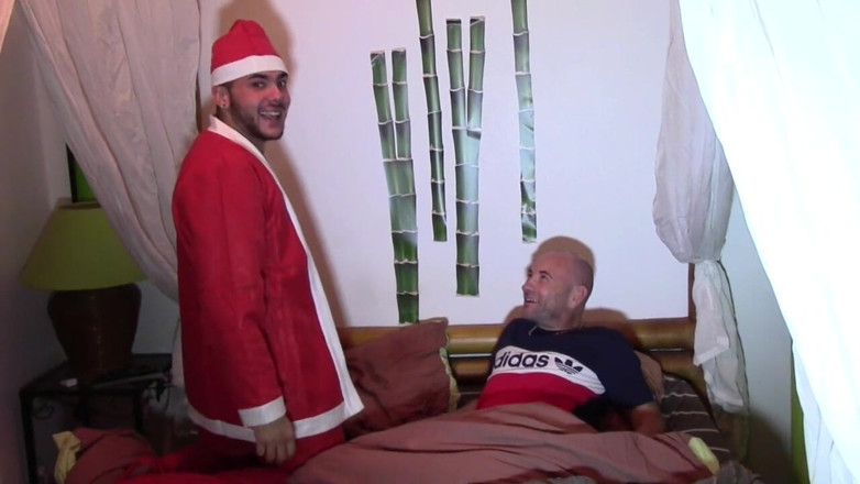 French dudes with big cocks: Fucked by surprise for christmas dressed in santa claus