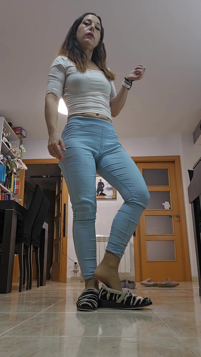 dafnedenoch: 나도 노력해보고, 가르치고, 자위도 해. 라틴어.