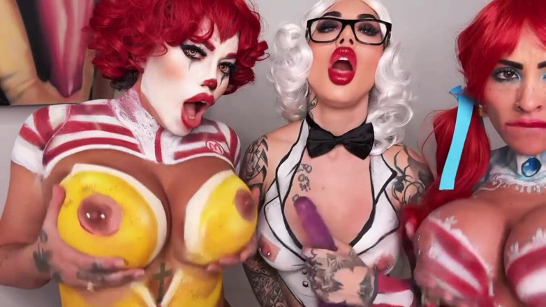 Lacey Jayne Official: Halloween dildo Joi met vrienden
