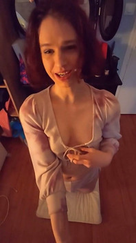 Urocze paski pułapki, ssanie i Get's Jej tyłek Wypełniony spust ojczyma - Gruby tyłek tgirl anal kremówka