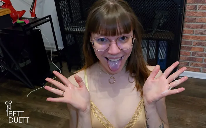 BettDuett: Girlfriend Swallowing Cum After Stripping