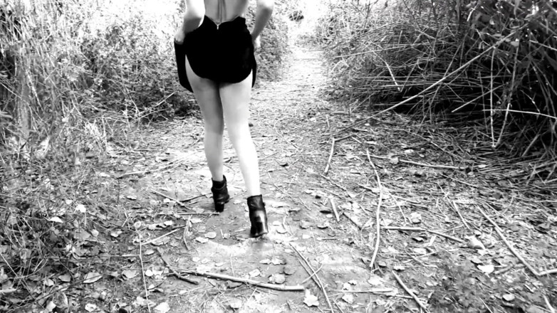 Bdsmlovers91: Kinktober日27 - 展覧会キンク - トップレス縛られ、公共の場でフェラチオを引っ掛ける:Bdsmlovers91