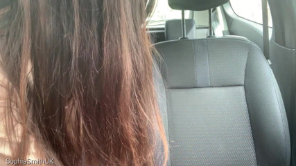 SophiaSmithUK: Une fille sexy va conduire