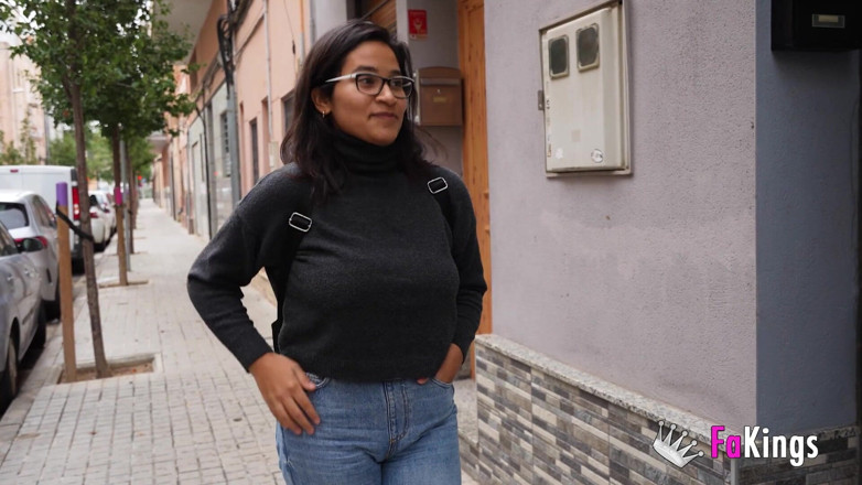 FAKings: Busty Latina Lana Villafuerte jest taka gorąca! Prysznic, masturbacja i...