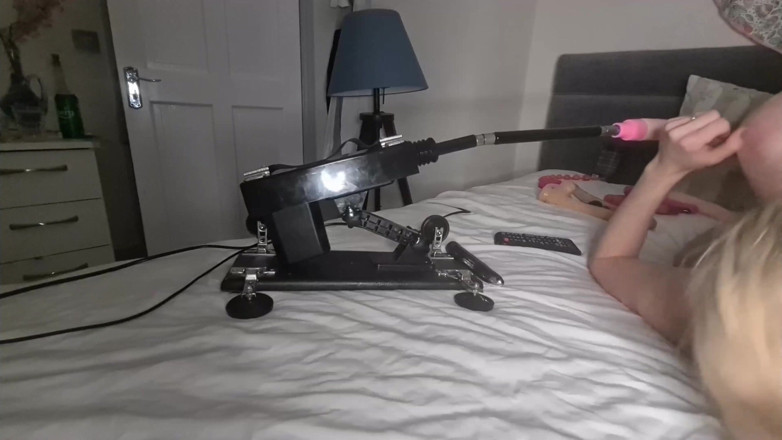 Anal Fetish Couple: Wife has horny pussy so using fucking machine to fuck...