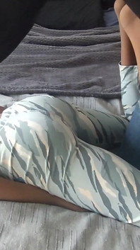 She Get a Cumshot Over Her Back After I Gave Her a Massage