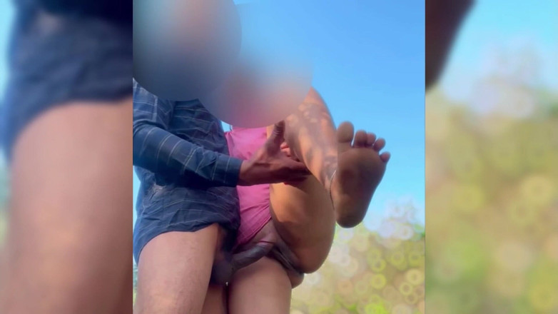 Fuckkkker: Indiancă desi școlăriță în junglă sex cu iubitul futându-se tare cu coloană...