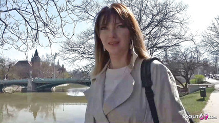 Scout69: Sarkık memeli genç Kristin sokakta oyuncu seçmelerinde sert anal seks...