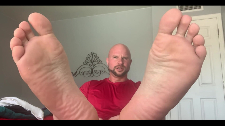 Jasons feet: ‪it’s Bit Weird as You Take My Shoes off