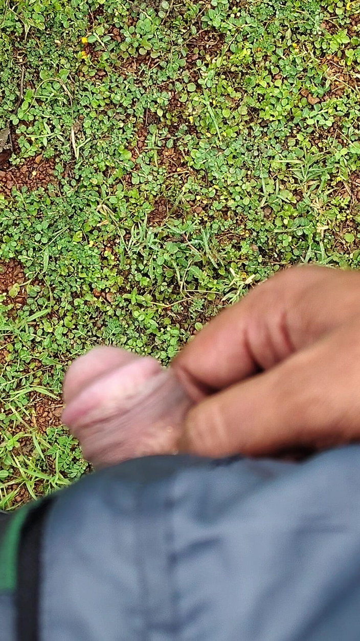 Eroticdick69: Masturbacja na zewnątrz