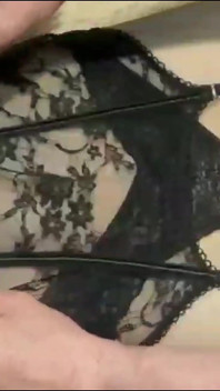 Um Conjunto De Sutiã E Calcinha Tão Sexy!