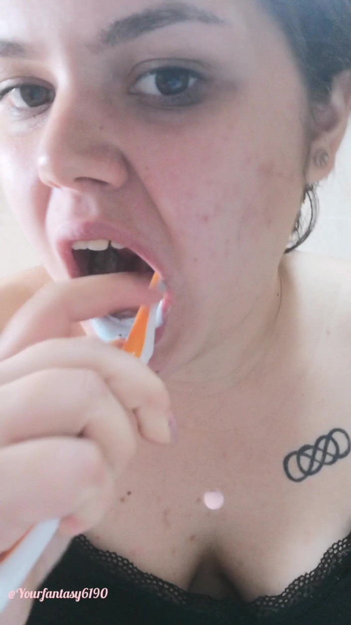 Your fantasy studio: Brushing My Teeth