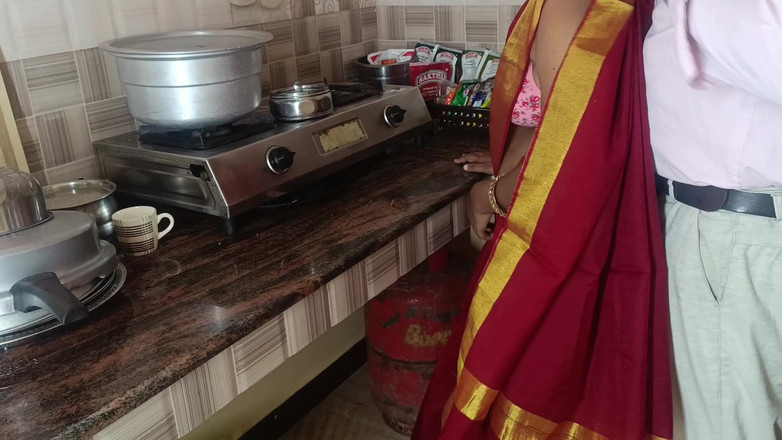 Inba: Huisvrouw keuken neuken