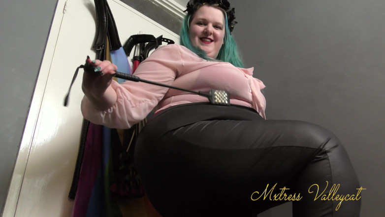 Mxtress Valleycat: Figur-umarmung, outfit necken