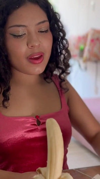 Ashley Amber: Mi Nueva Obsesión - Mira Lo Que Hace Con Esta Banana