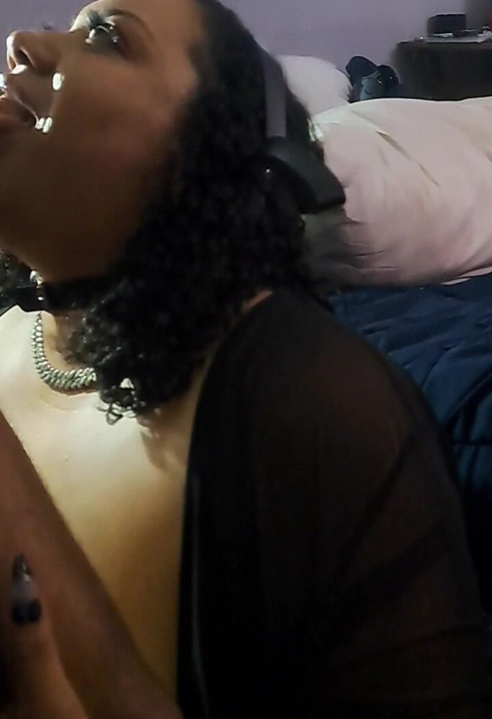 ThroatGoatHunnyBunz: muka dan deepthroat