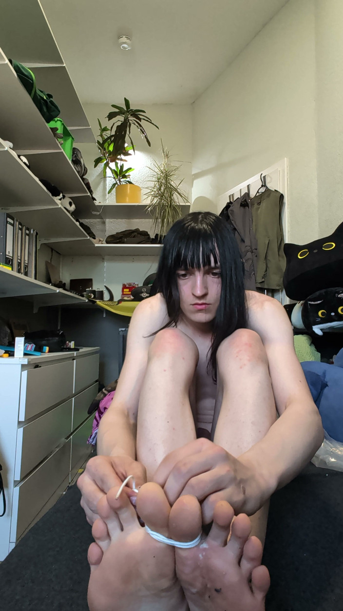 AJ_the_catgirl: Feet Teid Bagging and Brehtplay Till Cum