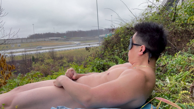 barenakedboy: Yağmurda sırılsıklam kas tanrısı: çıplak otoyol esnek ve patlayıcı boşalma