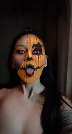 Dominatrix Redsonyja: Hezký den, dobrý, nejlepší, Pojďme silnější a silnější Až do...