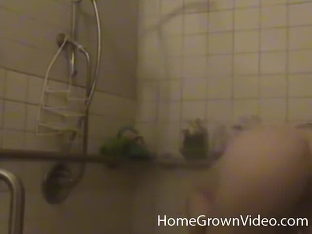 Homegrown BBW: Divertimento dopo la doccia con glow nel buio toys