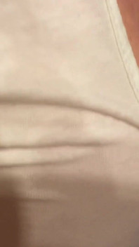 Tief throad blowjob und pinkeln auf sie