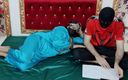 Shilpa Bhabhi: Styvmamma förför och knullar hårt sin styvson medan han studerar