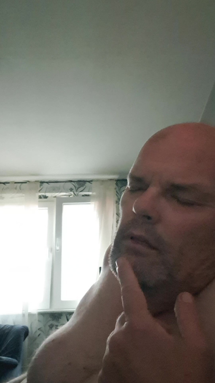 Fickspecht: Na dagen zonder rekken heeft hij opnieuw zijn kont gerekt