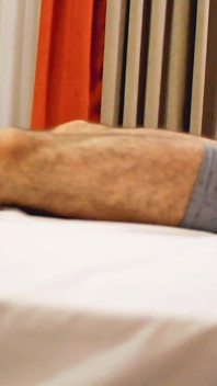 Moja dziewczyna i ja w pokoju hotelowym ssie mojego dużego kutasa