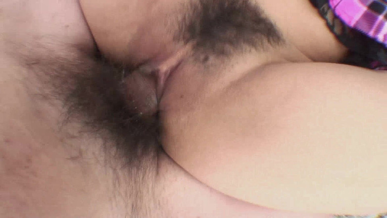 JapaneseAmateur: Sexy holka saje sperma z ptáka po hlubokém tvrdém šukání