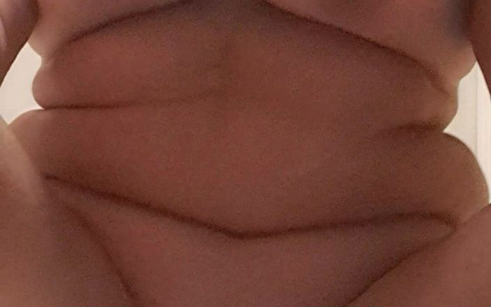 Mommy big hairy pussy: Vista inferior de madura milf