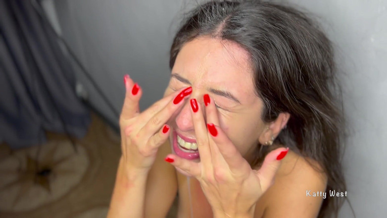 Кэти Вест: Жестко трахнутая красотка на вечеринке и сперма на ее лице