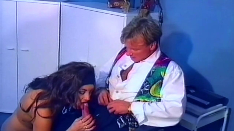 Onlyxfans: Rosebud Prolapse Popping After Anal Stretch - ATM Cleanup