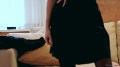 College Uniform: 拍摄 1 以朱莉娅·皇冠为特色