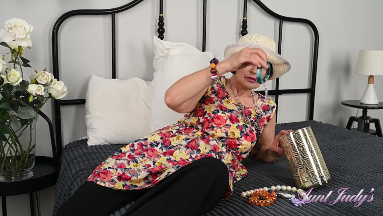 Aunt Judy's: Auntjudys - 63yo Mature Hairy GILF Minia Masturbates in Bed