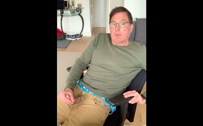 TJenner: Orgasm intens și ejaculare acasă, Cumstains, Sagging Boxers și Blugi