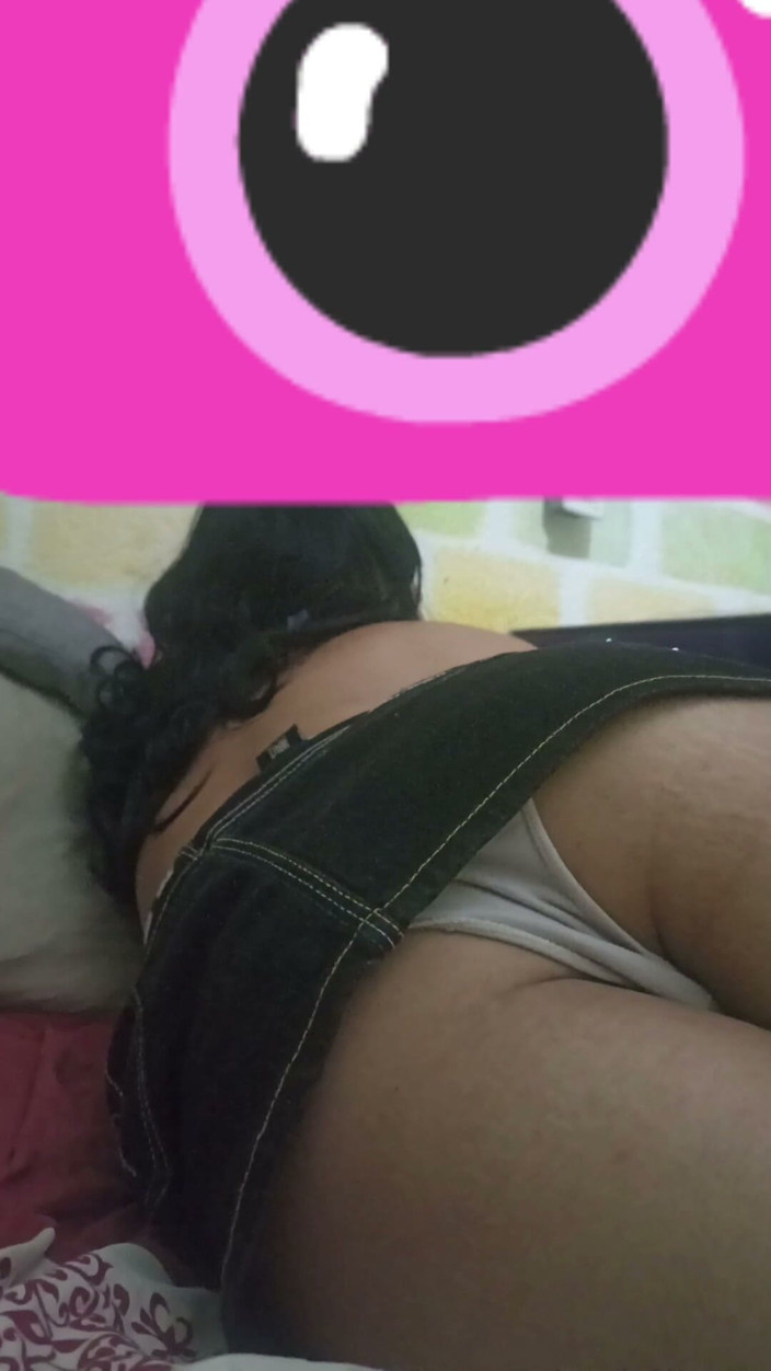 BritneyBunnyTs: Aku tunjukkan pantatku padamu