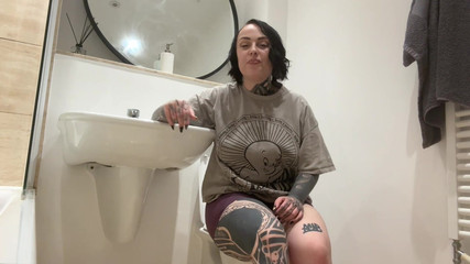 Miss Valentina: Am nevoie de o pișare