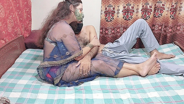 Pakistani CoupleX: Istri nakal ini ngasih kejutan sama suaminya tentang kehamilannya audio...