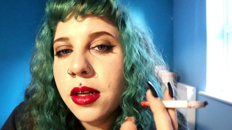 Goddess Kinx: Asmr sussurra fumo stuzzica: Accarezzo per le mie tette e...