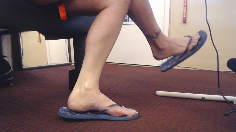 Abby Anna: ASMR flip flop menampar belon biru