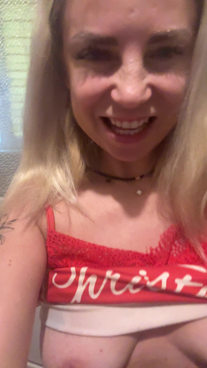 LarisaCum: Ich mache eine Sypree direkt in der Küche neben dem...