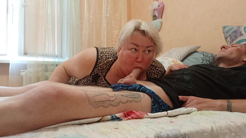 Zona901: Stepmom Swallows Mouthful of Hot Thick Cum