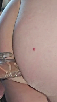 Polla Enorme Y Gorda De 30 Cm. Él Llena Todo Su Coño