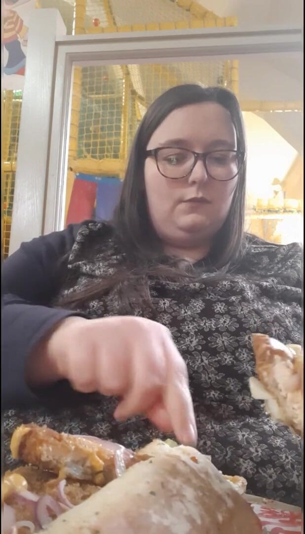 SSBBWLadyBrads: SSBBW secret filming of meal with stepfamily (This video has no...