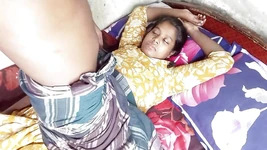 Mi-am futut vecina. Soțul indiencei Bhabhi locuiește în străinătate. așa că am da plăcere bhabhi