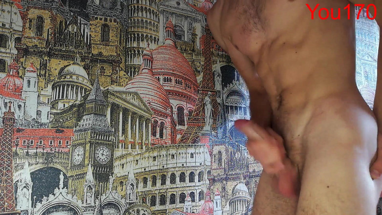 You 170: Un ragazzo russo con un bel corpo si masturba un...