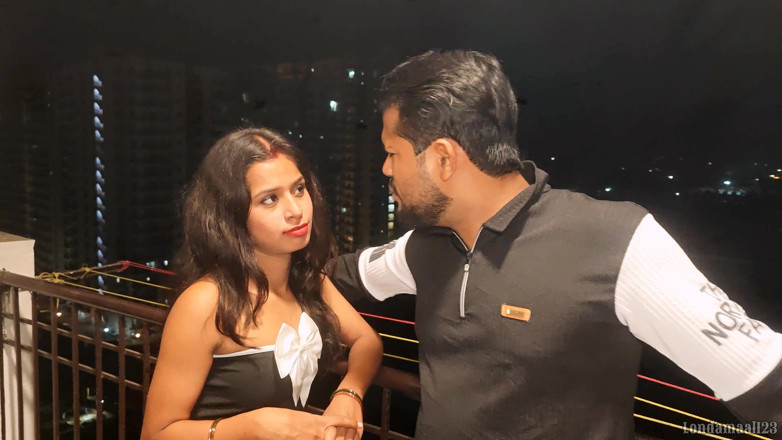 Londamaal123: Indian Desi Girlfriend Boyfriend Anniversary Fucking in Hotel on There...