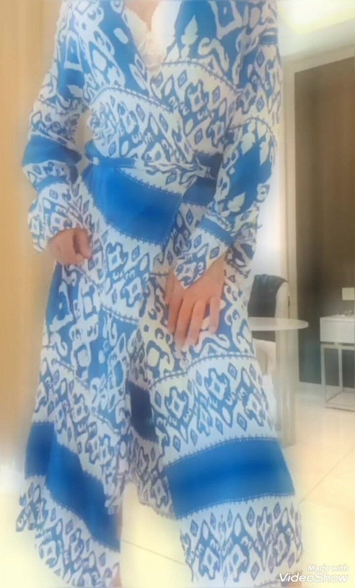 Lana Cross: Albastru și alb