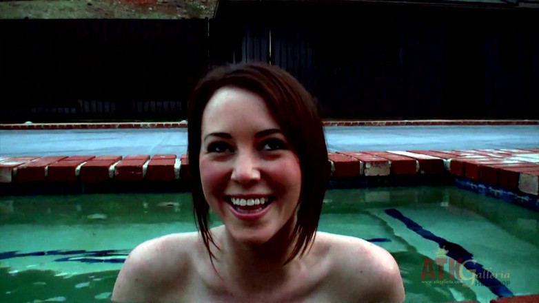 ATKIngdom Fans: Ashley Shannon wurde vom schwimmbad interviewt