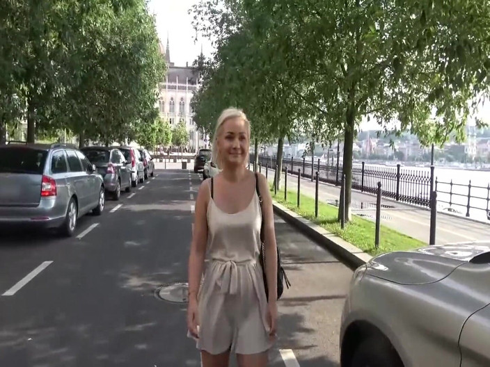 MBM3988: P099g06 menjemput cewek cantik rambut pirang sambil jalan! Debut pertama...